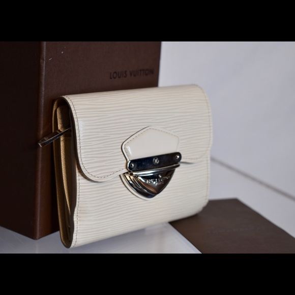 Louis Vuitton Sarah Wallet - Picture 3 of 7